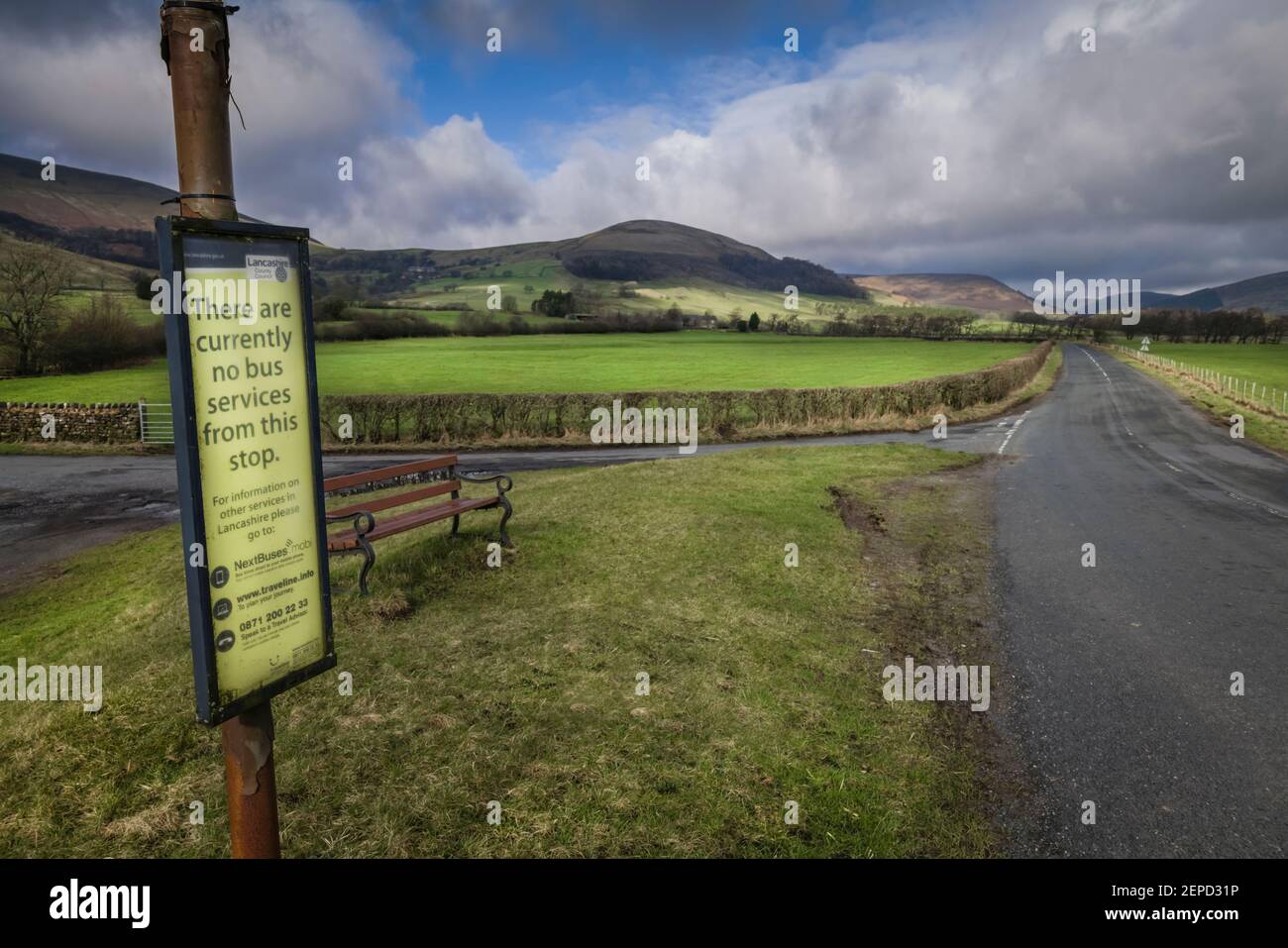 Lancashire County council Zeichen zeigt Verlust der ländlichen Bus-Service in der Bowland-Bereich, Lancashire, Großbritannien. Stockfoto