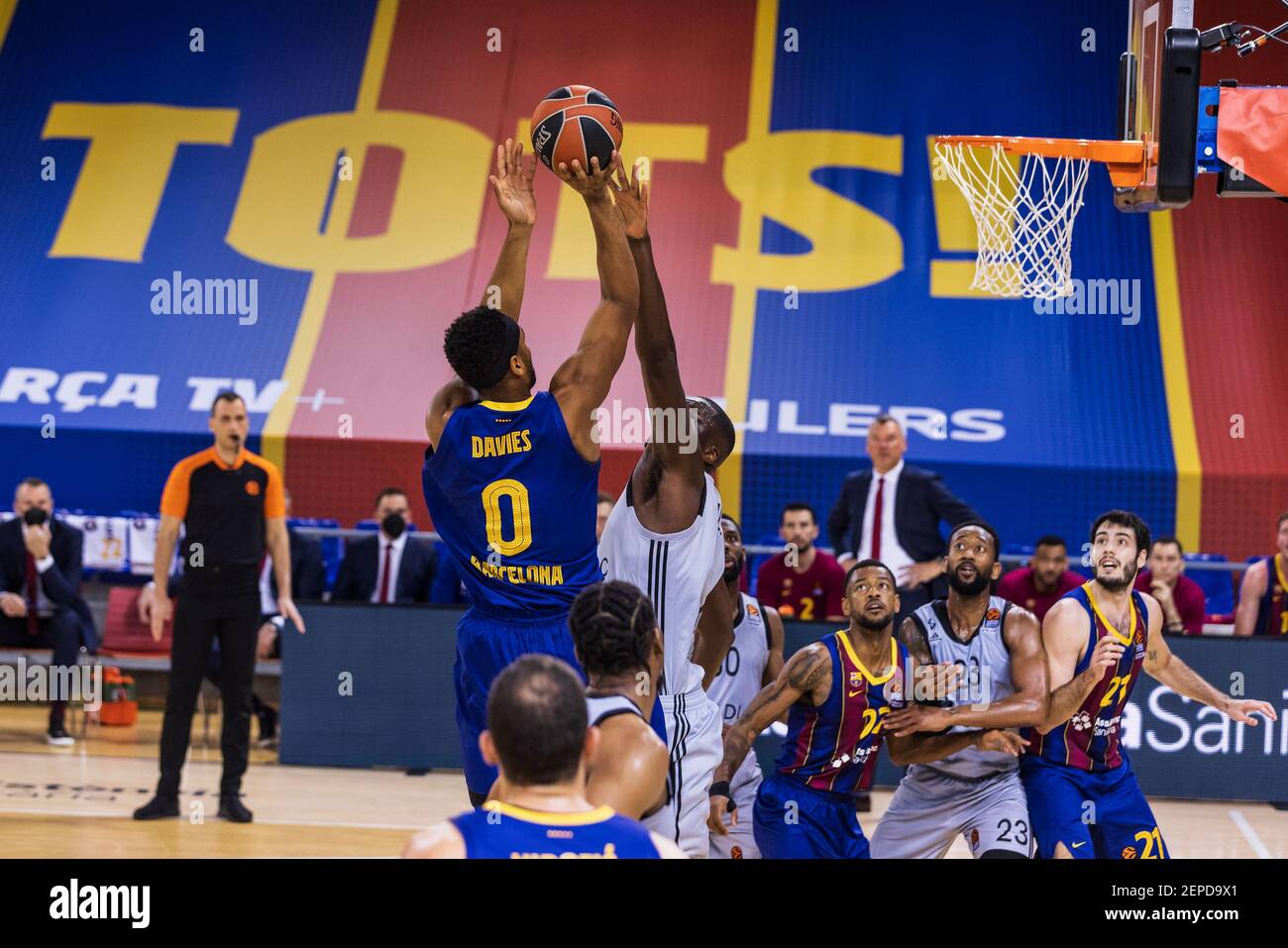 Brandon Davies vom FC Barcelona schießt beim Turkish Airlines EuroLeague Basketballspiel zwischen FC Barcelona und LDLC ASVEL Villeurbanne am 26. Februar 2021 im Palau Blaugrana in Barcelona, Spanien - Foto Javier Borrego / Spanien DPPI / DPPI / LiveMedia Stockfoto