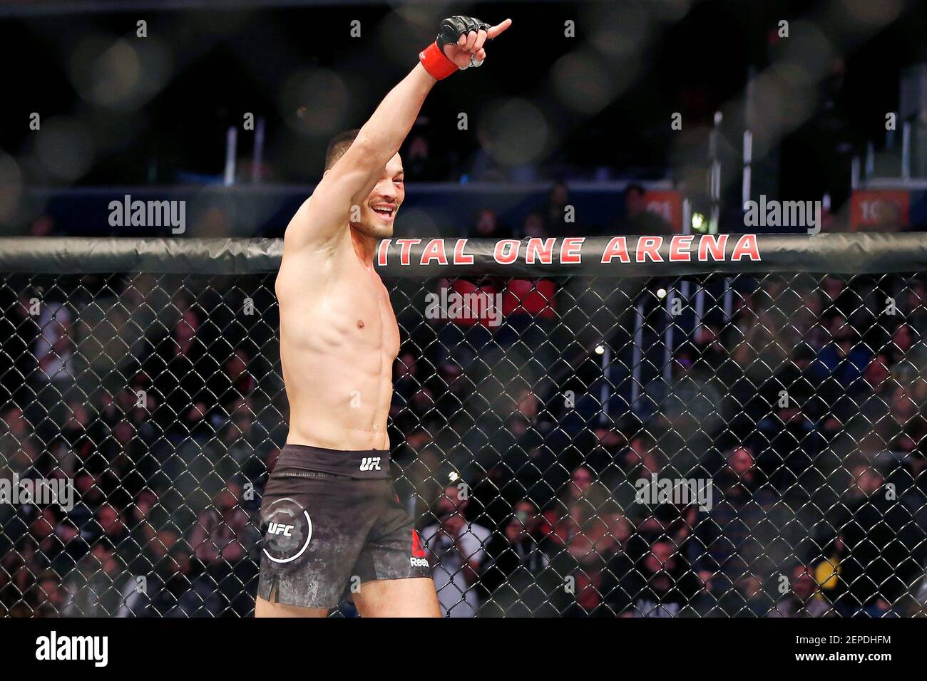 7 Dezember 2019 Washington Dc Usa Makhmud Muradov Rote Handschuhe Nachdem Er Seinen Kampf Gegen Trevor Smith Nicht Abgebildet Wahrend Der Ufc Kampfnacht In Der Capital One Arena Gewonnen Hatte Obligatorische Gutschrift Amber