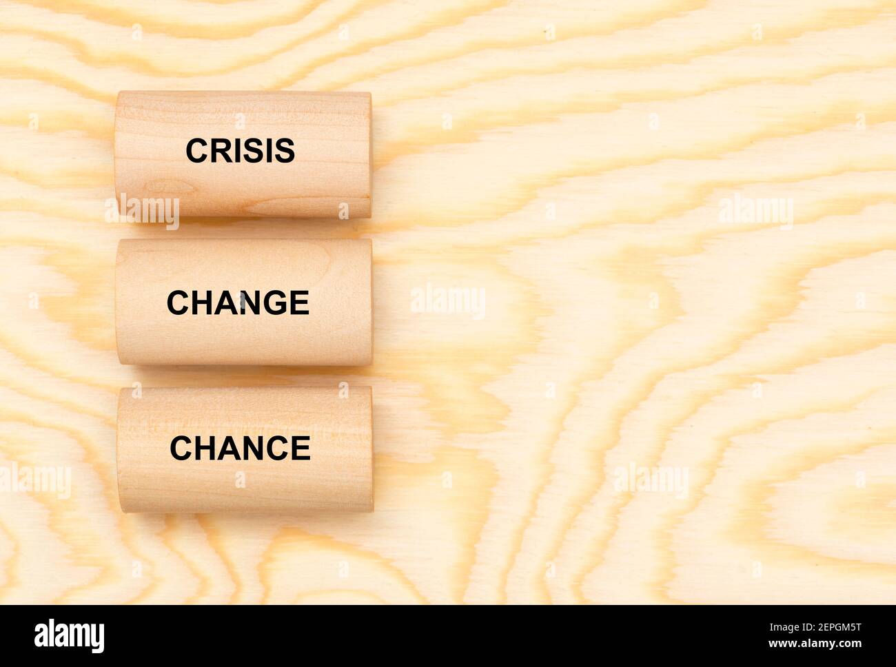 Drei Säulen gedruckt mit Krise, Wandel und Zufall Stockfoto