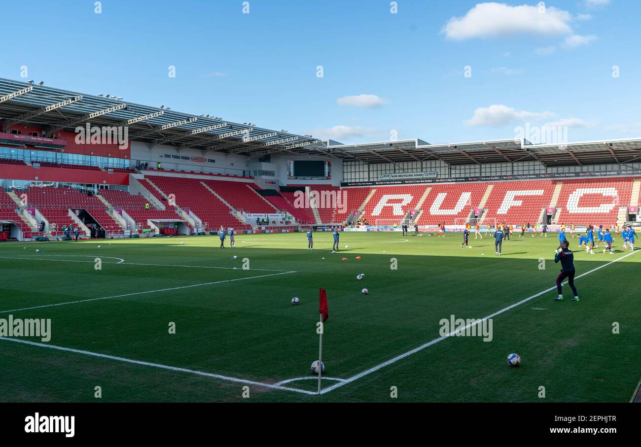 27th. Februar 2021; AESSEAL New York Stadium, Rotherham, Yorkshire, England; English Football League Championship Football, Rotherham United versus Reading; allgemeiner Stadionblick in einem sonnigen Rotherham Stockfoto