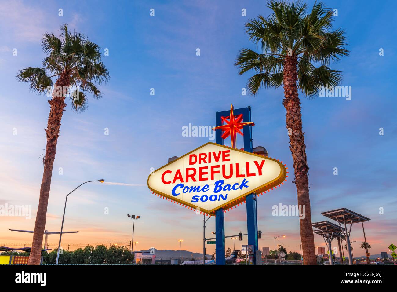 Las Vegas, Nevada, USA an der Rückseite des Willkommen in Las Vegas Schild erinnern Sie vorsichtig zu fahren und kommen Sie bald wieder. Stockfoto