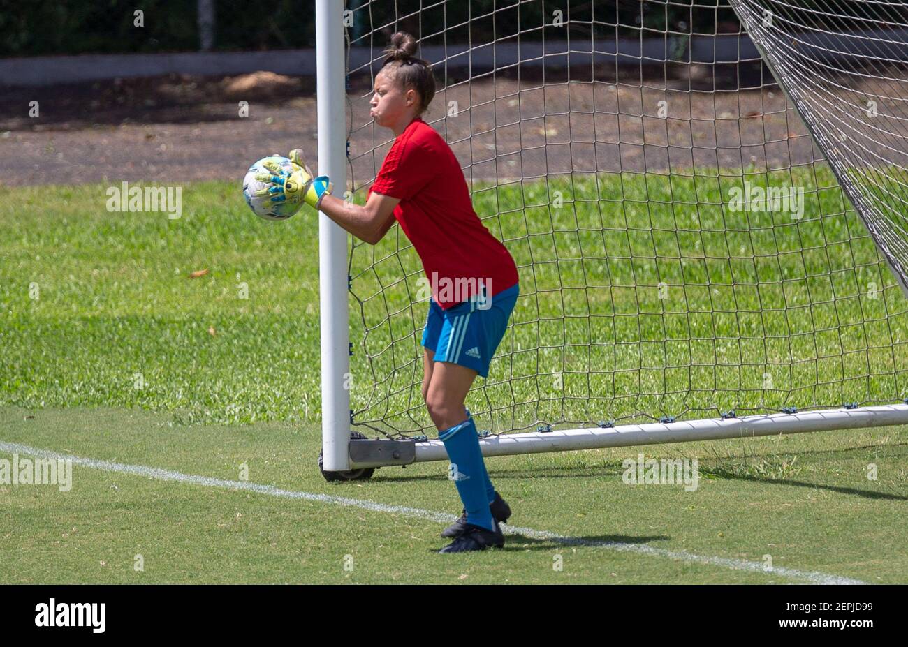 Porto Alegre, Brasilien. 27th Feb, 2021. Während des Campeonato Brasileiro Feminino 2021 Sub-18 (Brasilianische Frauenliga) Fußballspiel zwischen Internacional und São Paulo im SESC Campestre Stadion in Porto Alegre, RS, Brasilien. Kredit: SPP Sport Presse Foto. /Alamy Live Nachrichten Stockfoto