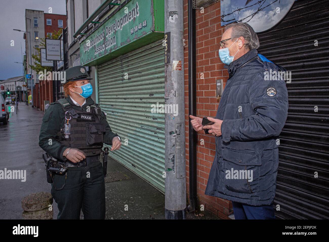 BELFAST, NORDIRLAND - Februar, 23 : Gerry Kelly Irischer republikanischer Politiker und ehemaliger Freiwilliger der Provisorischen Irischen Republikanischen Armee (IRA) . Stockfoto