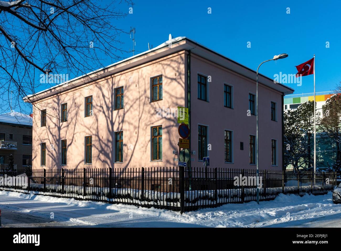 Die Residenz des türkischen Botschafters, entworfen von dem Architekten Annikki Paasikivi (1930), im finnischen Taka-Töölöö-Viertel Stockfoto