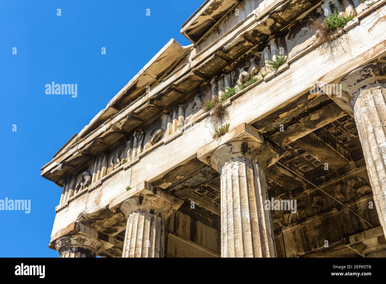 Tempel des Hephaestus in Agora, Athen, Griechenland. Es ist Wahrzeichen von Athen. Detail der alten Architektur, Altgriechisches Gebäude, klassisches Denkmal am Himmel Stockfoto