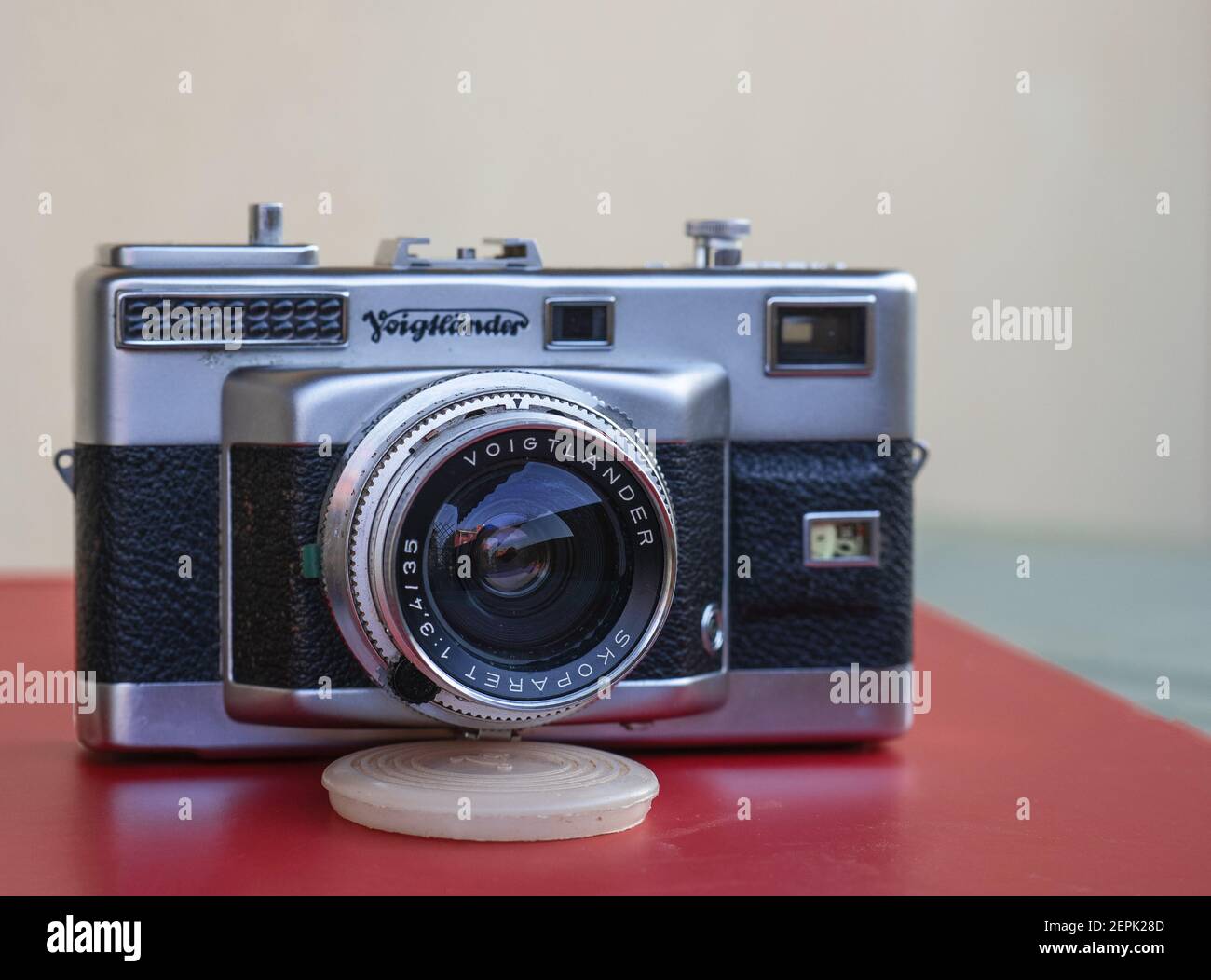 Vintage-Kamera VOIGTLANDER VITESSA T 35mm Film-Entfernungsmesser mit Skoparet 35 F3,4 Objektiv Stockfoto
