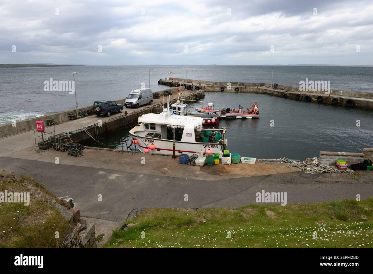 Blick auf den Hafen in John o' Groats, Caithness, Highland, Schottland Stockfoto