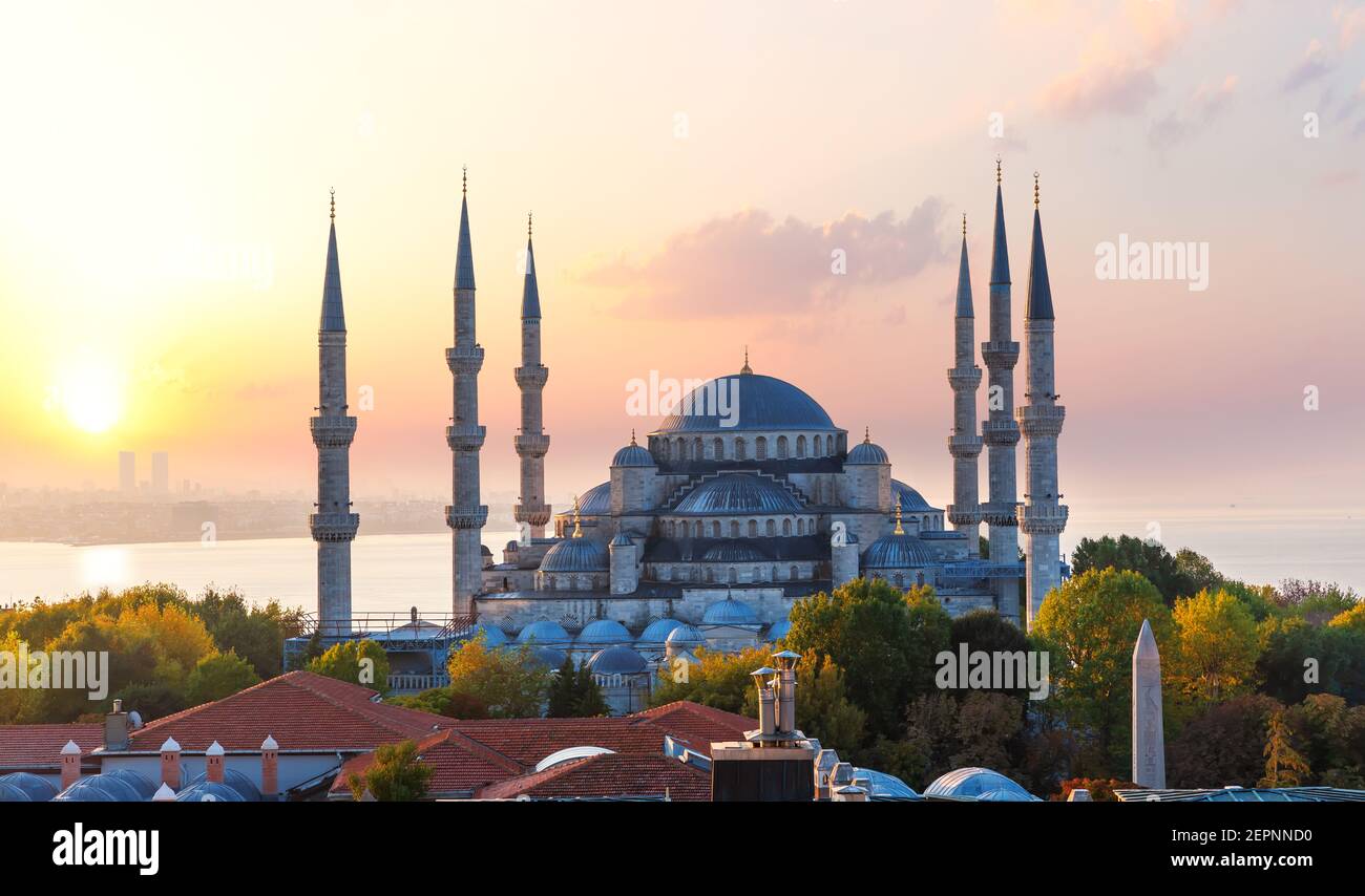Die Blaue Moschee oder Sultan Ahmet Moschee bei Sonnenuntergang, Istanbul, Türkei Stockfoto