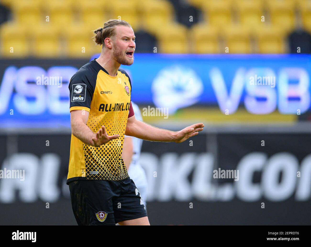 Dresden, Deutschland. Februar 2021, 27th. Fußball: 3. liga, SG Dynamo Dresden - FC Ingolstadt 04, 26. Spieltag, im Rudolf-Harbig-Stadion. Dynamos Sebastian Mai Gesten. Quelle: Robert Michael/dpa-Zentralbild/dpa/Alamy Live News Stockfoto