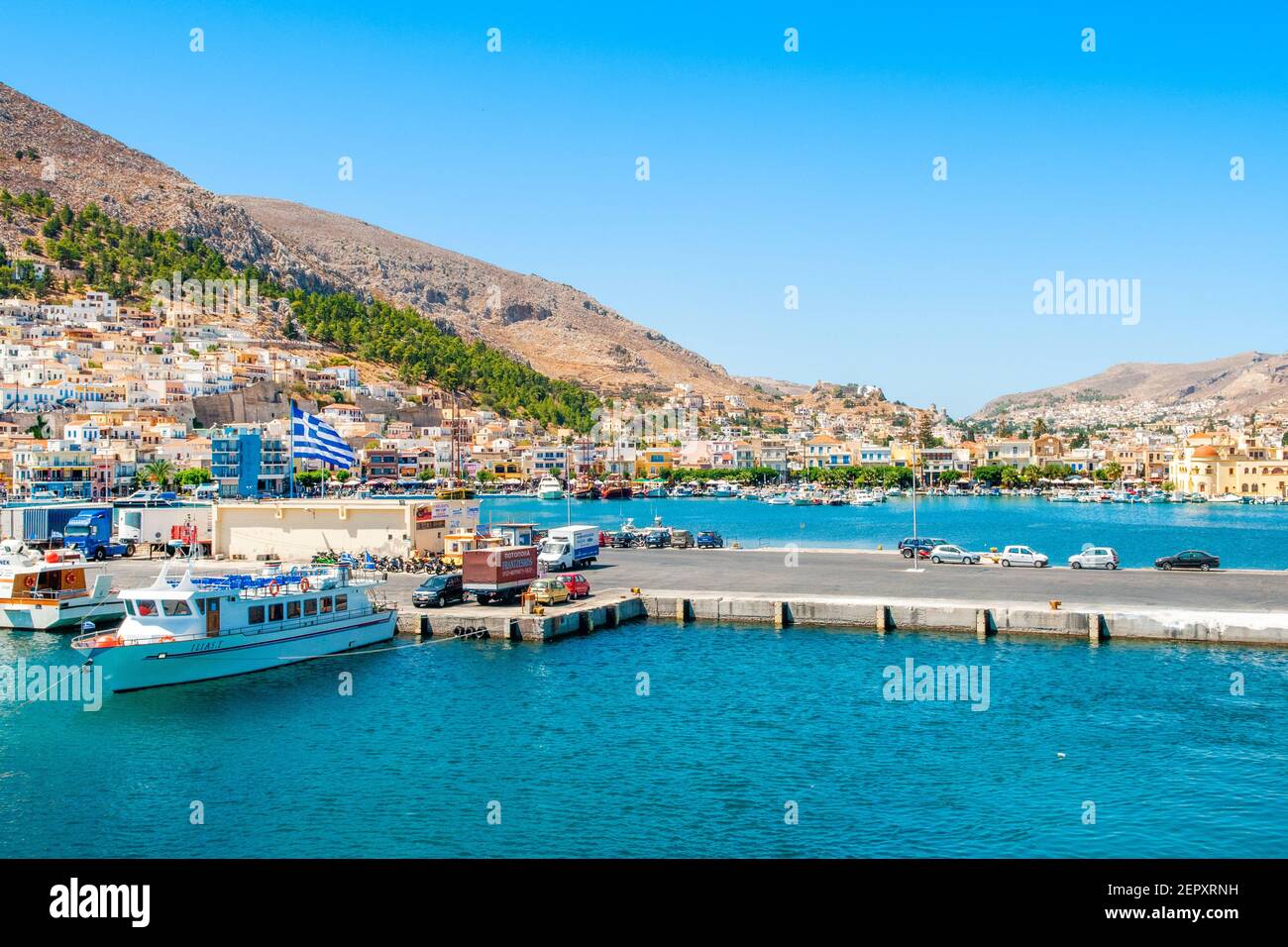 Kalymnos Insel, Griechenland - 9 August 2019: Sonnenuntergangslandschaft der Küste und Promenade der Insel Kalymnos Stockfoto