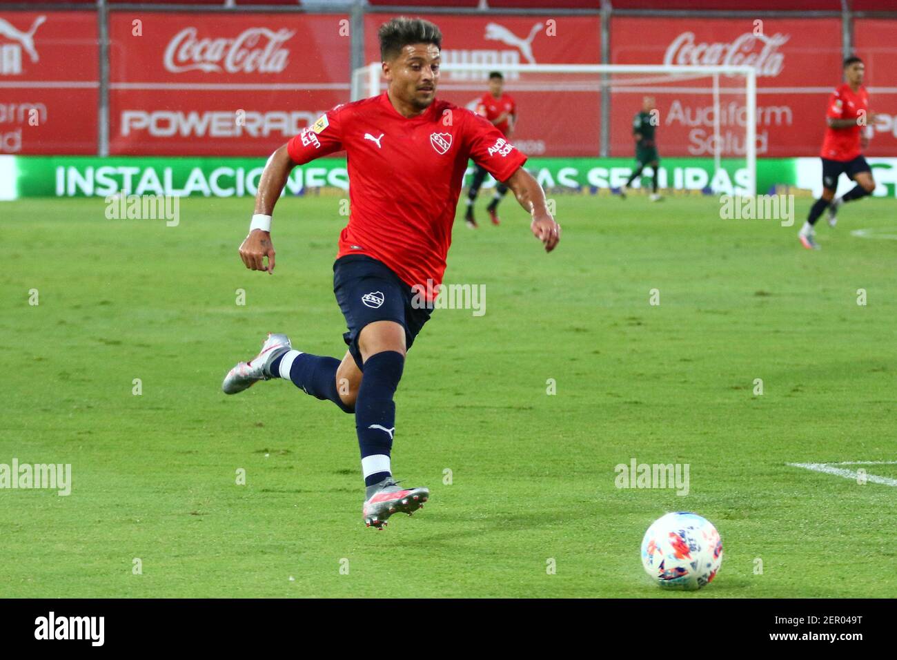 BUENOS AIRES, 27,02.2021: Von während des Spiels zwischen Independiente und Gimnasia für die Copa Liga Profesional Argentina (Néstor J. Beremblum) Stockfoto