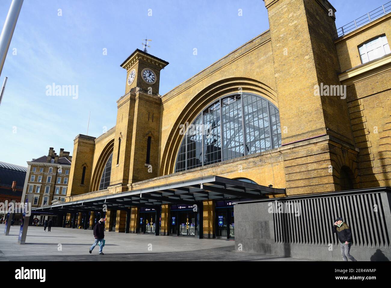 Eine verlassene Kings Cross Station, während der Coronavirus Pandemie London Lockdown Stockfoto Eine verlassene Kings Cross Station, während der Coronavirus Pandemie London Lockdown Stockfoto
