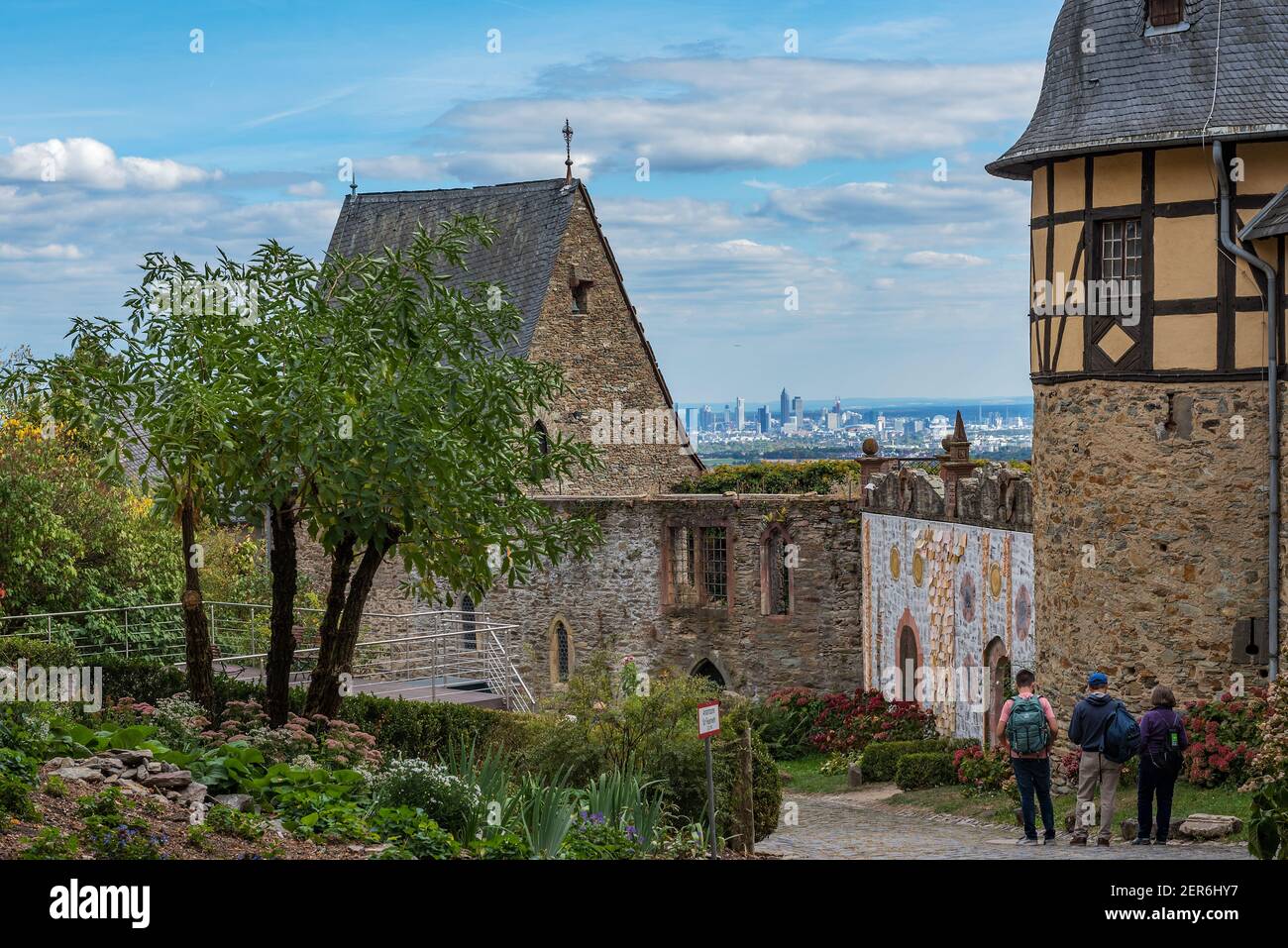 Blick auf die mittelalterliche Burg Kronberg im Taunus, Hessen, Deutschland Stockfoto