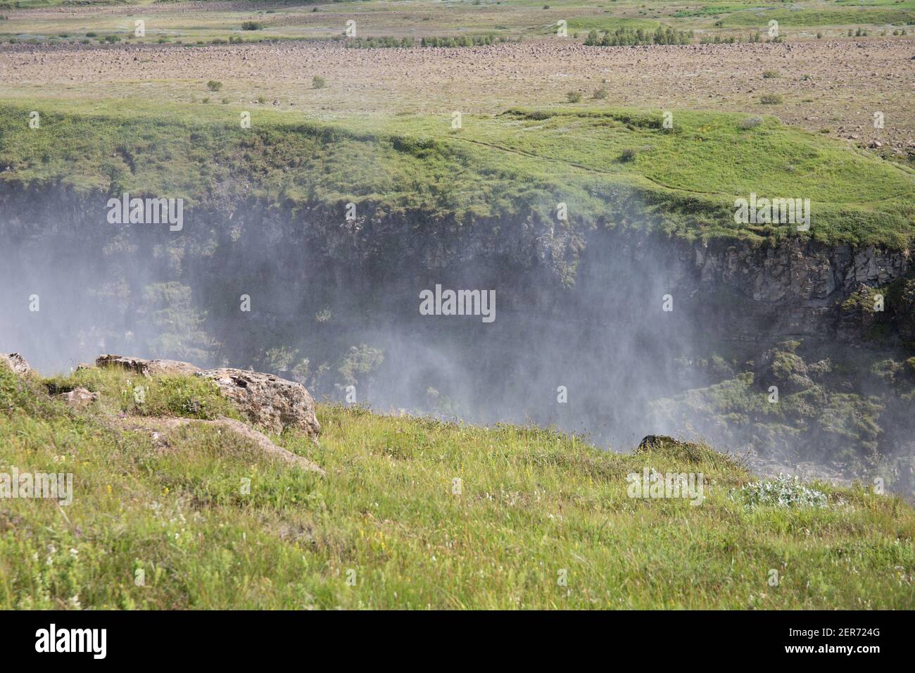 Nebel vom Gulfoss Wasserfall, der dem Canyon entkommt Stockfoto