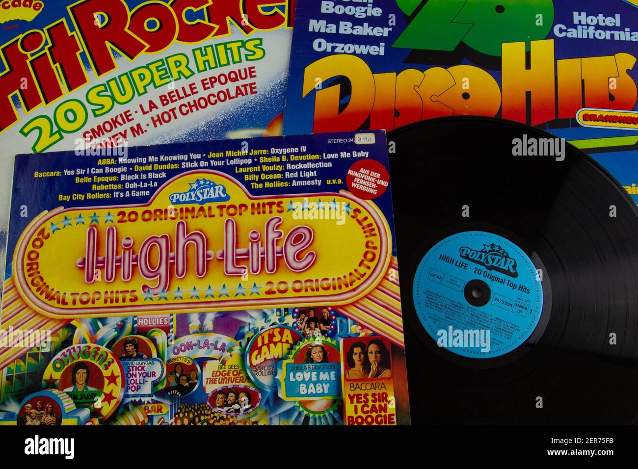 Schwäbisch Hall, Deutschland - 28. Februar 2021: Vinylplatten-Cover mit Disco-Musik aus den siebziger Jahren Stockfoto