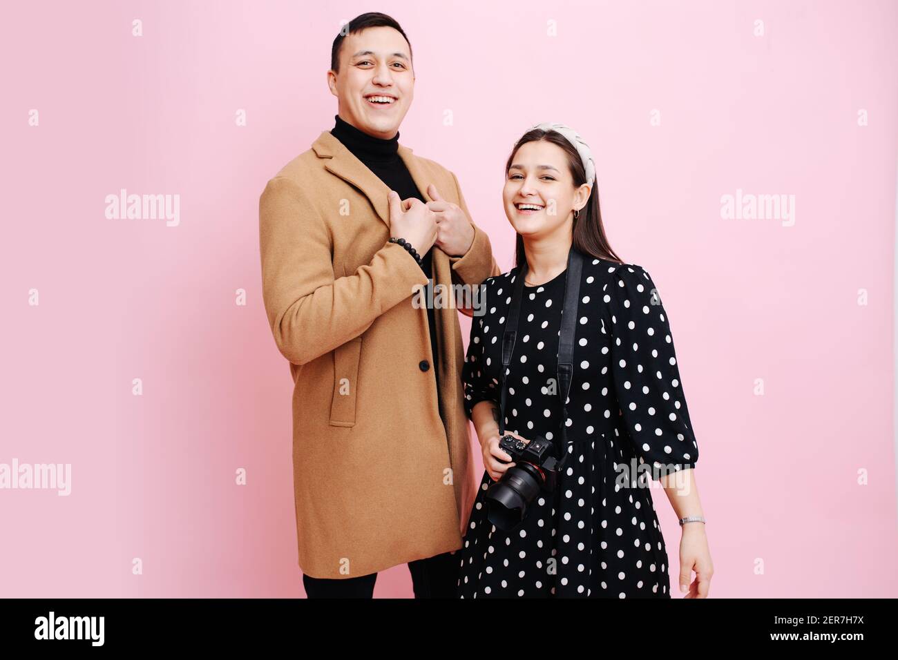 Pose posiert studiofoto -Fotos und -Bildmaterial in hoher Auflösung – Alamy
