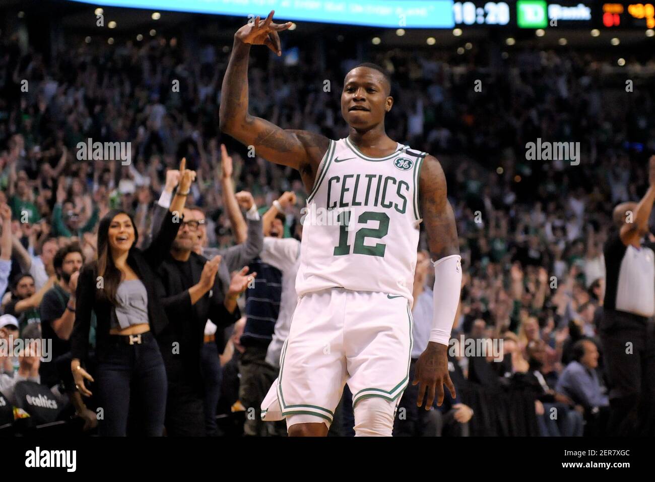 15 Mai 18 Boston Ma Usa Boston Celtics Wache Terry Rozier 12 Reagiert Nach Dem Scoring Gegen Die Cleveland Cavaliers Im Dritten Quartal In Spiel Zwei Der Eastern Conference Finale Der 18