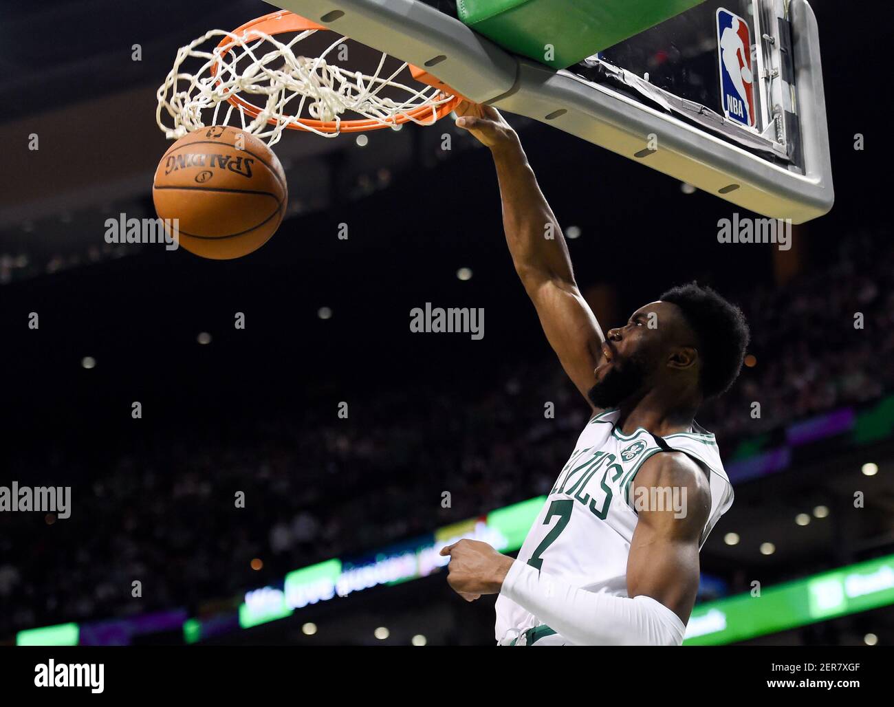 15 Mai 18 Boston Ma Usa Boston Celtics Wache Jaylen Brown 7 Dunks Und Punktet Gegen Die Cleveland Cavaliers Wahrend Des Dritten Quartals In Spiel Zwei Der Eastern Conference Finale Der 18