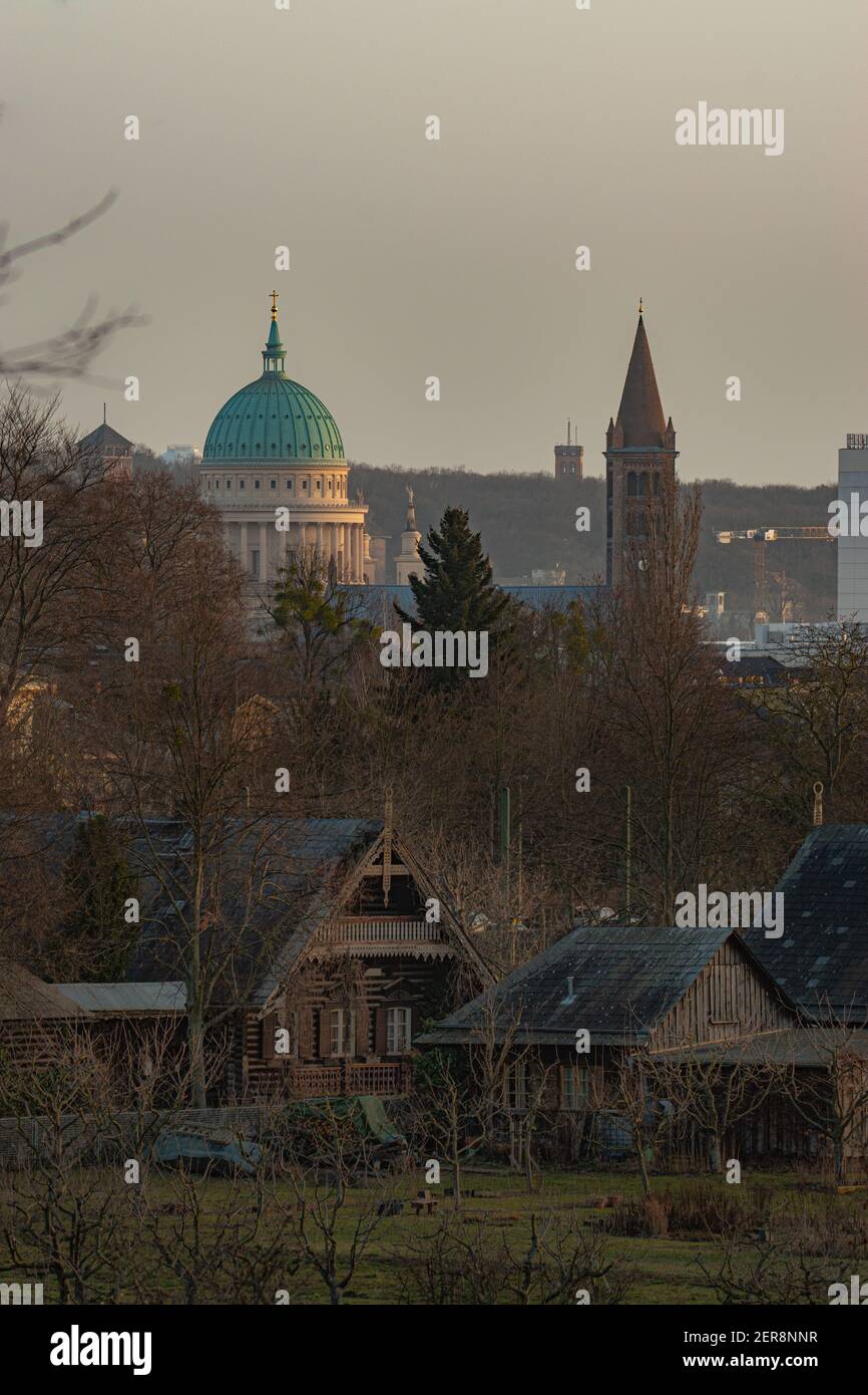 Blick auf die russische Kolonie Alexandrowka in Potsdam, Teil des UNESCO-Weltkulturerbes Stockfoto