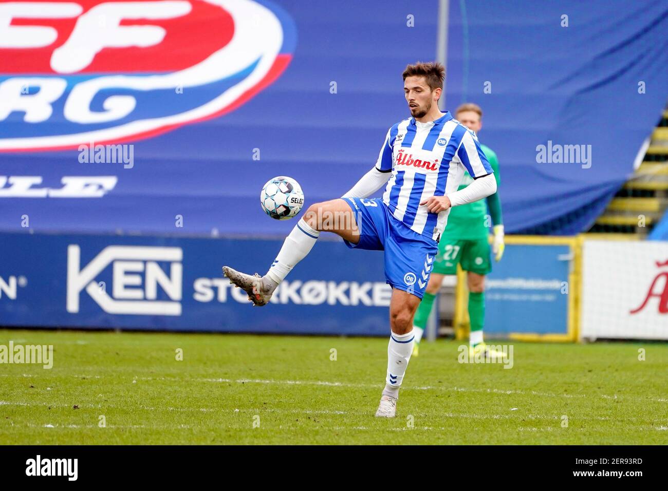 Odense, Dänemark. Februar 2021, 28th. Alexander Juel Andersen (3) von ob beim Superliga-Spiel 3F zwischen Odense Boldklub und dem FC Randers im Nature Energy Park in Odense. (Foto Kredit: Gonzales Foto/Alamy Live News Stockfoto