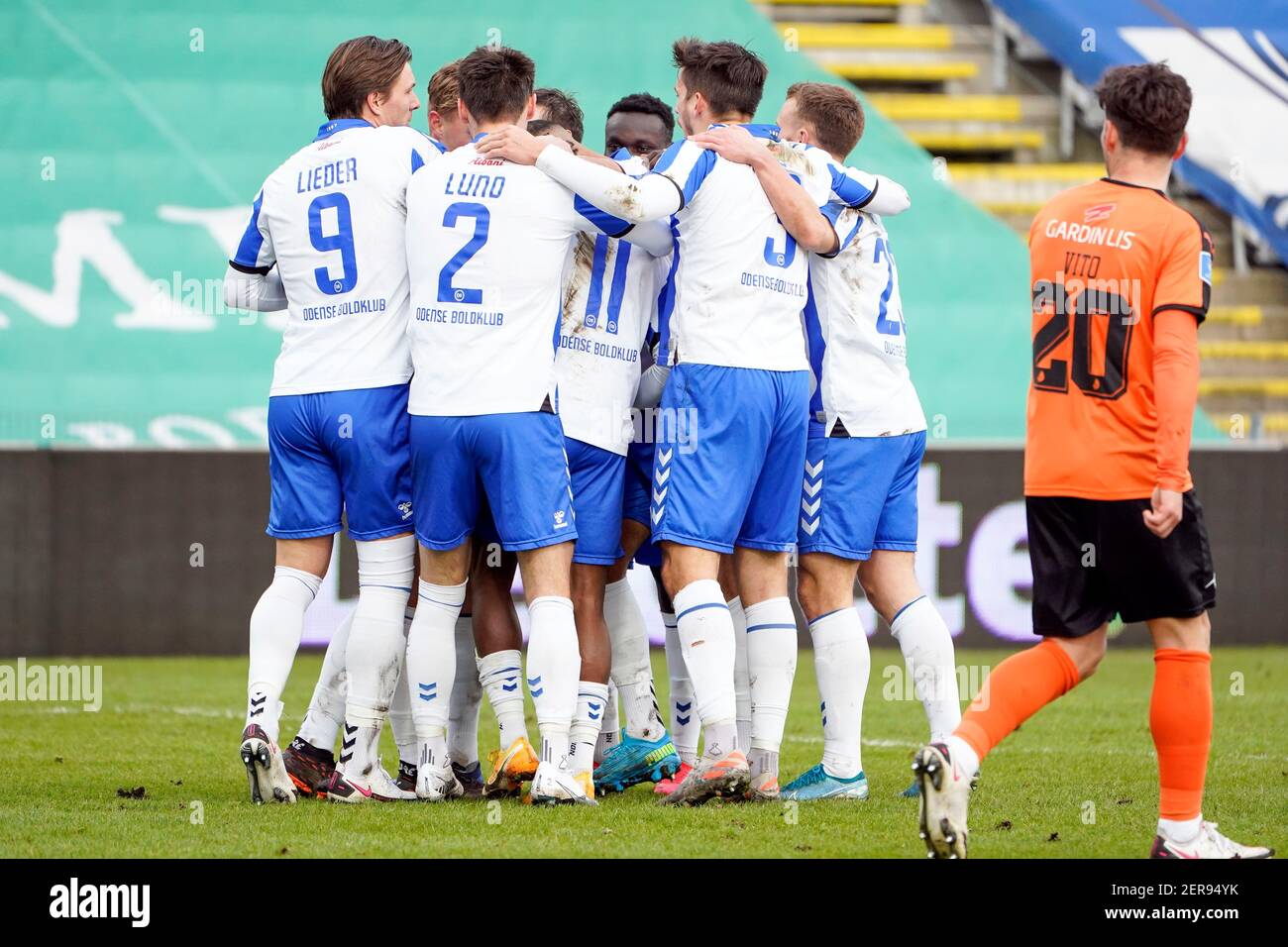 Odense, Dänemark. Februar 2021, 28th. Emmanuel Sabbi (11) von ob punktet 1-0 beim Superliga-Spiel 3F zwischen Odense Boldklub und dem FC Randers im Nature Energy Park in Odense. (Foto Kredit: Gonzales Foto/Alamy Live News Stockfoto