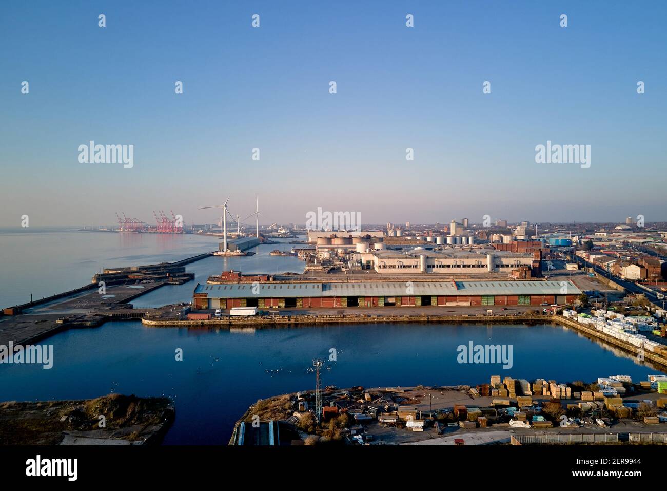 Luftaufnahmen von Bramley Moore Dock, Liverpool. Die Pläne des Everton FC für ein neues Stadion mit 52.000 Sitzplätzen wurden von den Stadträten von Liverpool genehmigt. Stockfoto