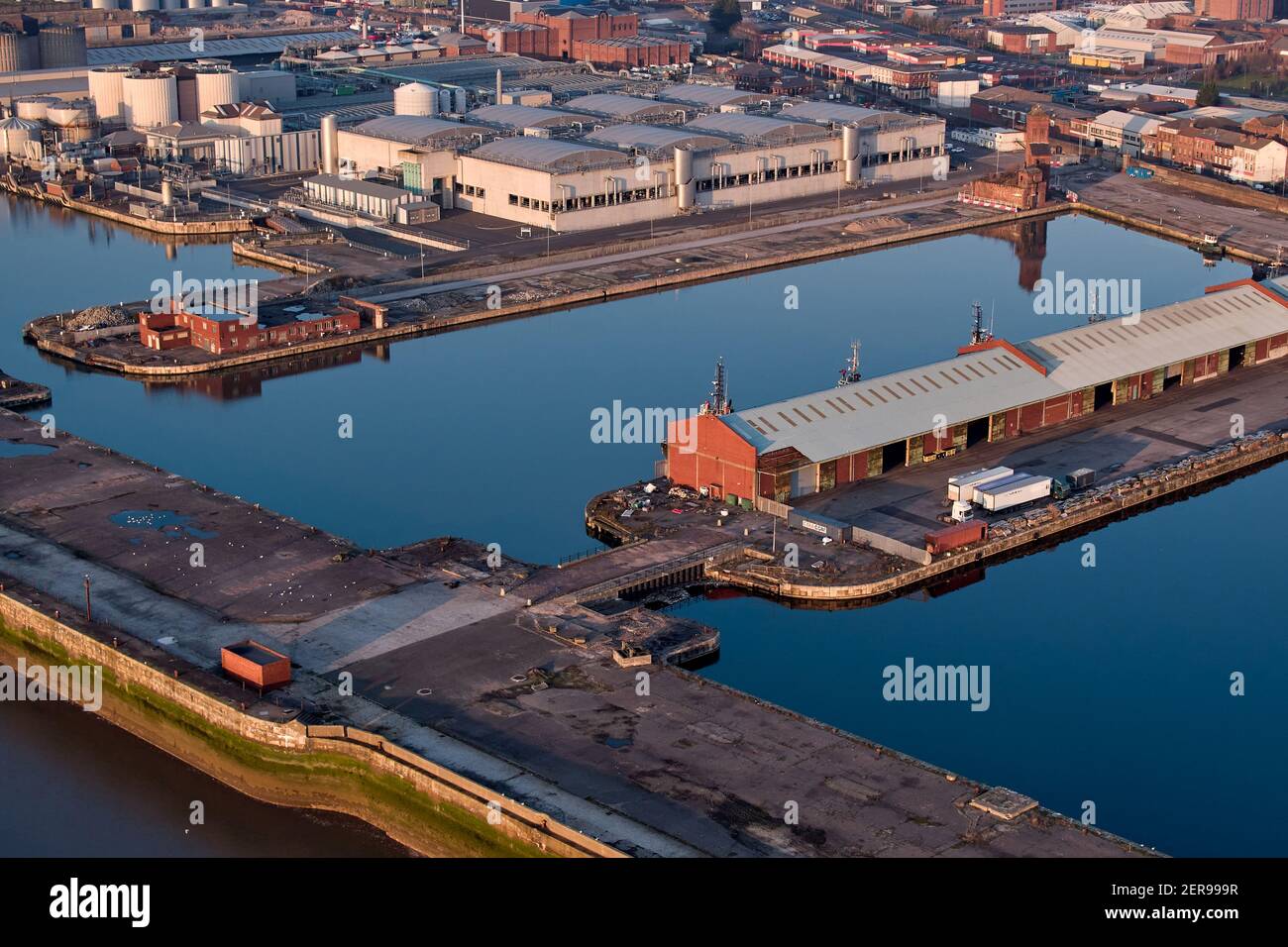 Luftaufnahmen von Bramley Moore Dock, Liverpool. Die Pläne des Everton FC für ein neues Stadion mit 52.000 Sitzplätzen wurden von den Stadträten von Liverpool genehmigt. Stockfoto