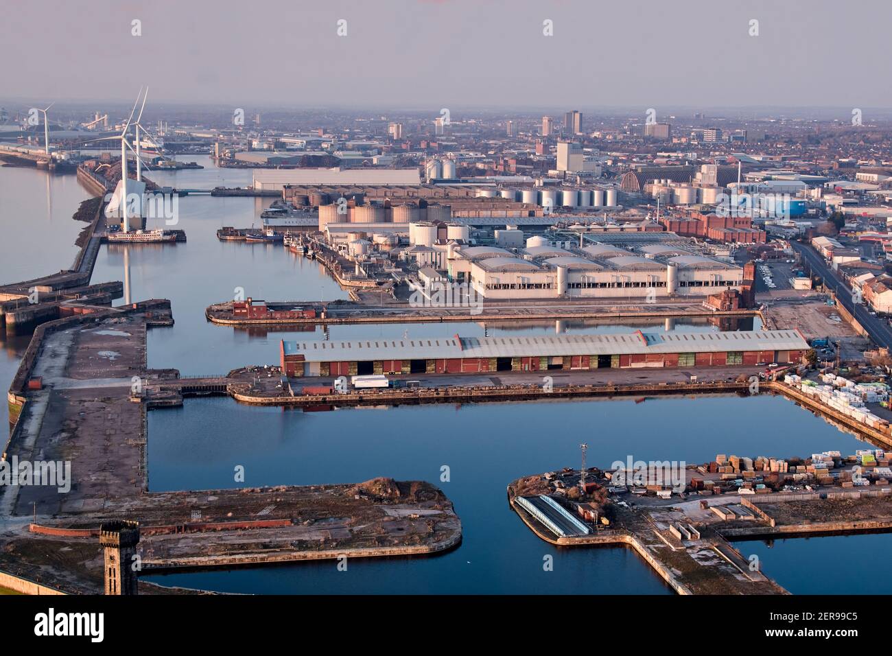 Luftaufnahmen von Bramley Moore Dock, Liverpool. Die Pläne des Everton FC für ein neues Stadion mit 52.000 Sitzplätzen wurden von den Stadträten von Liverpool genehmigt. Stockfoto