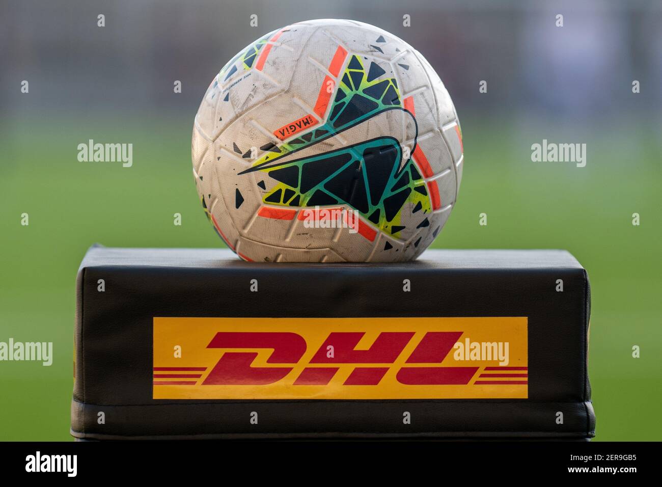 Norrkoping, Schweden. Februar 2021, 28th. Der Ball und DHL unterzeichnen im schwedischen Cup-Spiel zwischen Norrkoping und Linkoping in der Platinumcars Arena in Norrkoping, Schweden Credit: SPP Sport Press Photo. /Alamy Live Nachrichten Stockfoto