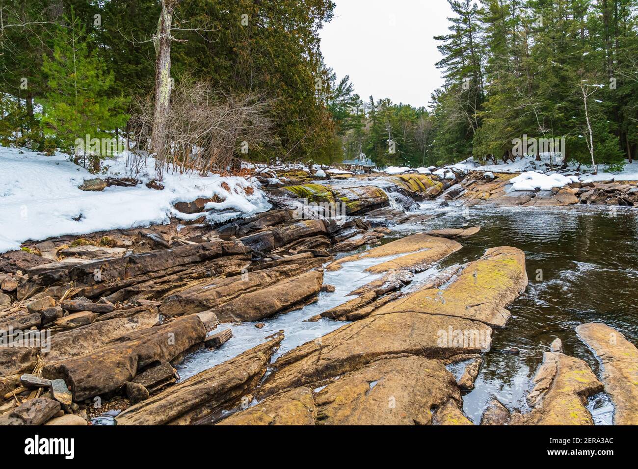 Muskoka Falls und Bracebrige Conservation Area Algonquin Highlands Bracebridge Ontario Kanada im Winter Stockfoto