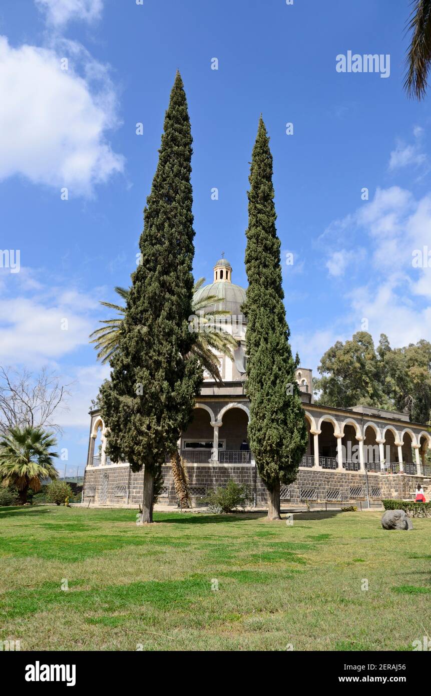 Römisch-katholische Kapelle und umliegender Park auf dem „Berg der Seligpreisungen“, wo Jesus seine berühmte „Bergpredigt“ gehalten haben soll Stockfoto