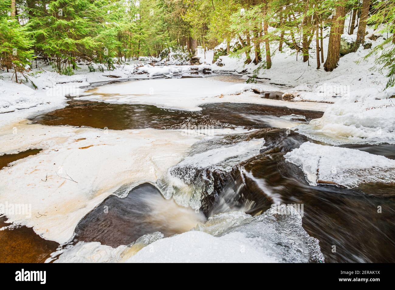 Muskoka Falls und Bracebrige Conservation Area Algonquin Highlands Bracebridge Ontario Kanada im Winter Stockfoto