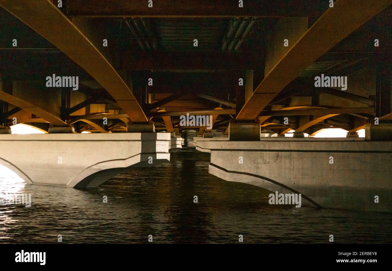Die West Park Center Bridge überspannt den Boise River in Boise, Idaho, USA. Stockfoto