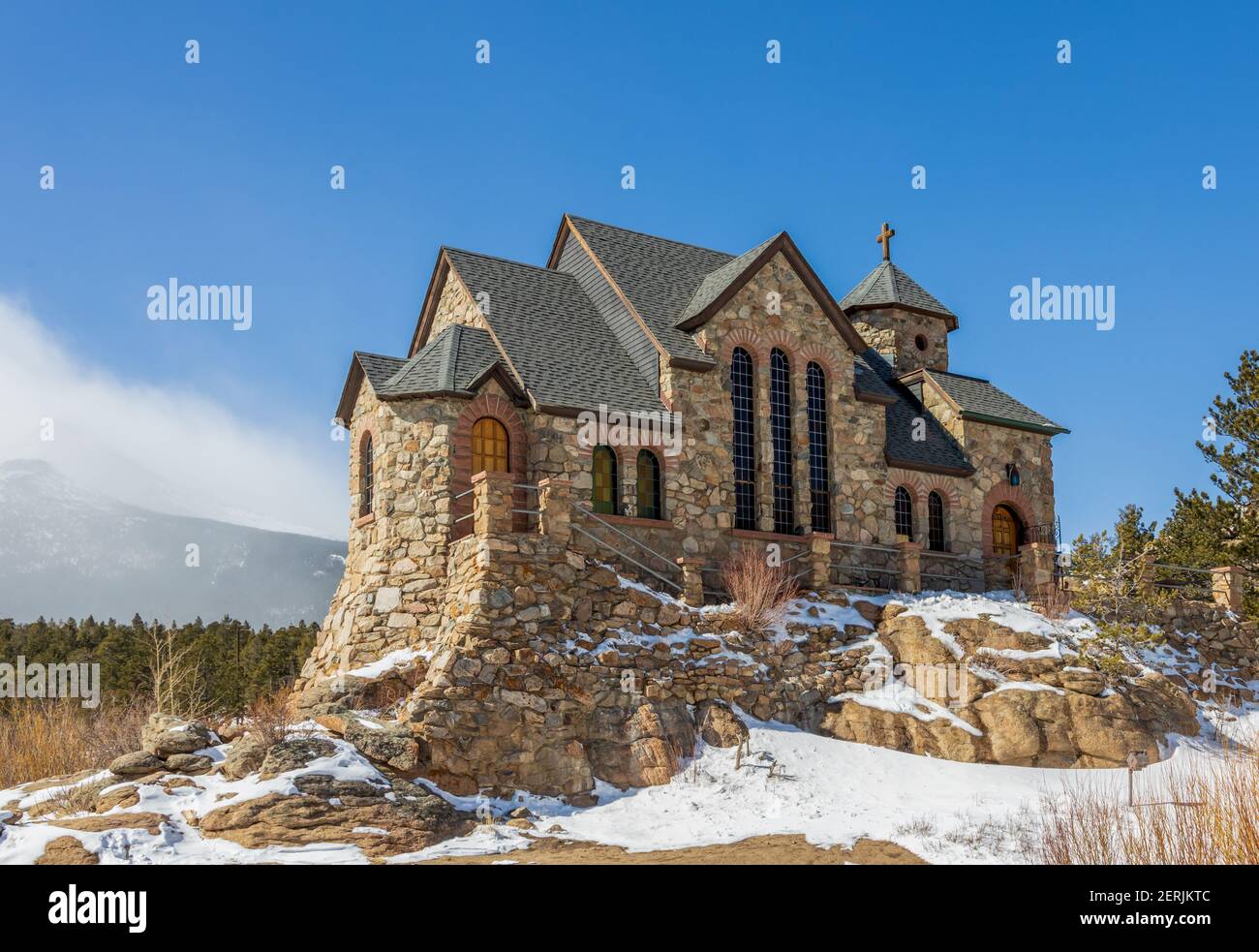 Kapelle der Heiligen Katharina auf dem Felsen. Kirche in den Rocky Mountains. Allenspark, Colorado. Stockfoto