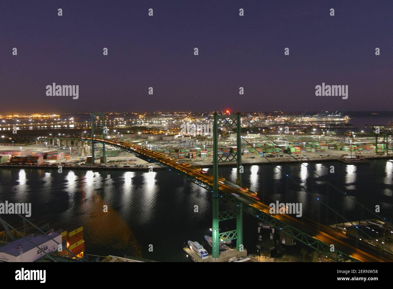 Eine Luftaufnahme der Vincent Thomas Brücke, Sonntag, 28. Februar 2021, in San Pedro, Kalif. Stockfoto