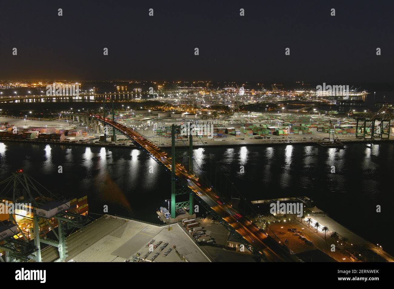 Eine Luftaufnahme der Vincent Thomas Brücke, Sonntag, 28. Februar 2021, in San Pedro, Kalif. Stockfoto