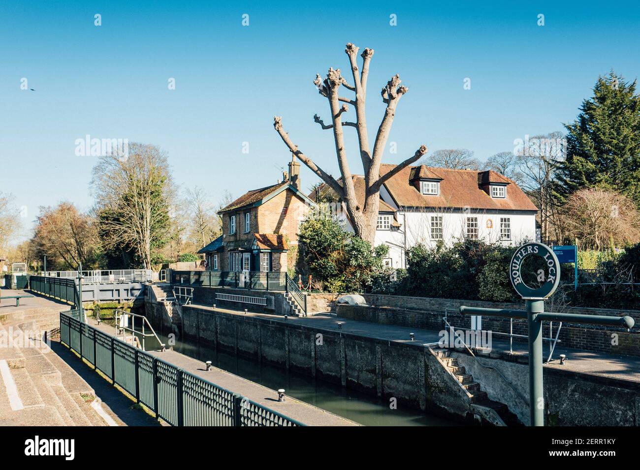 Maidenhead, Berkshire, Großbritannien, Freitag, 26/02/2021, Allgemeine Ansicht, Boulters Lock, Ray Mill Island, Themse, Thames Valley, [Pflichtangabe Cred Stockfoto