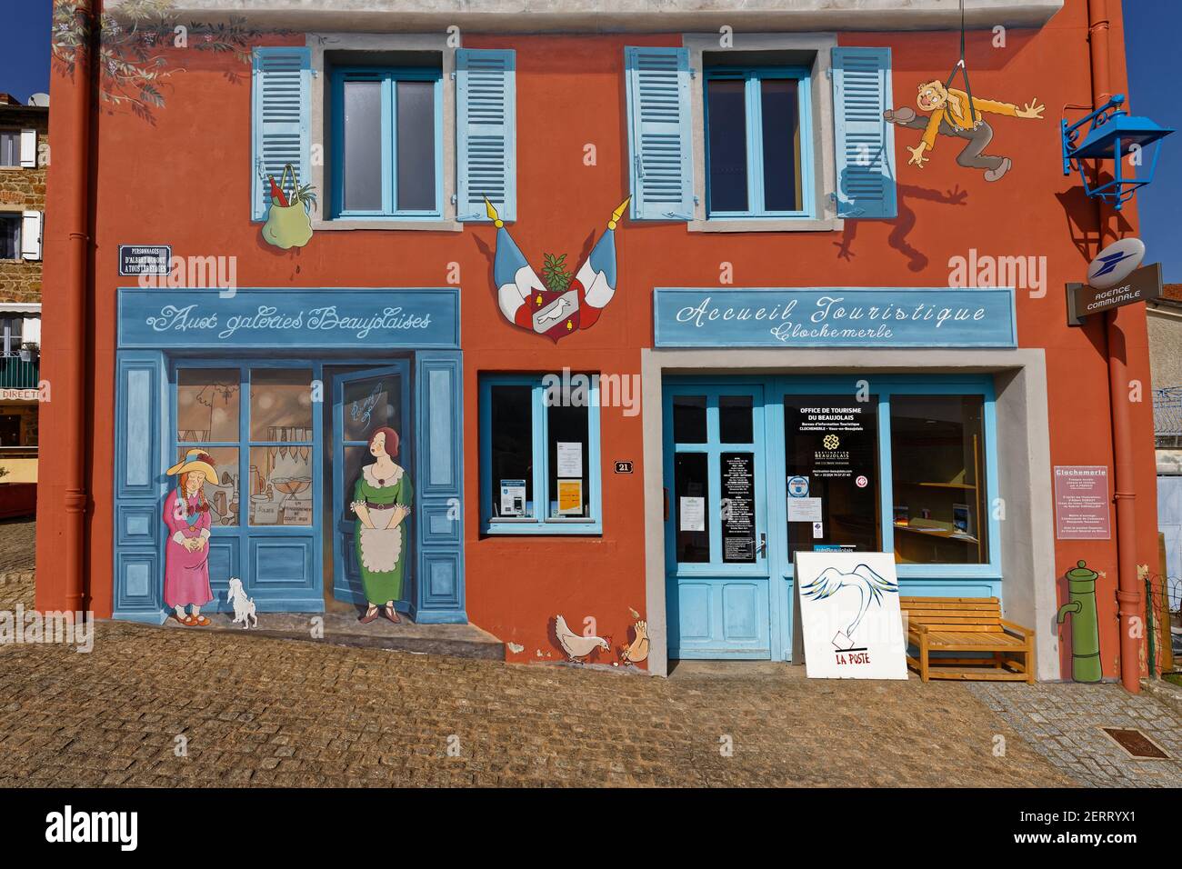 VAUX, FRANKREICH, 24. Februar 2021 : das Dorf war Inspirationsquelle für den Roman "Clochemerle" im Jahr 1937, der auch in einer illustrierten Ausgabe von A VERÖFFENTLICHT WURDE Stockfoto