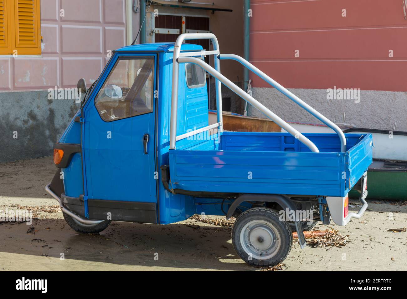 Drei Räder Auto in Italien Stockfotografie - Alamy