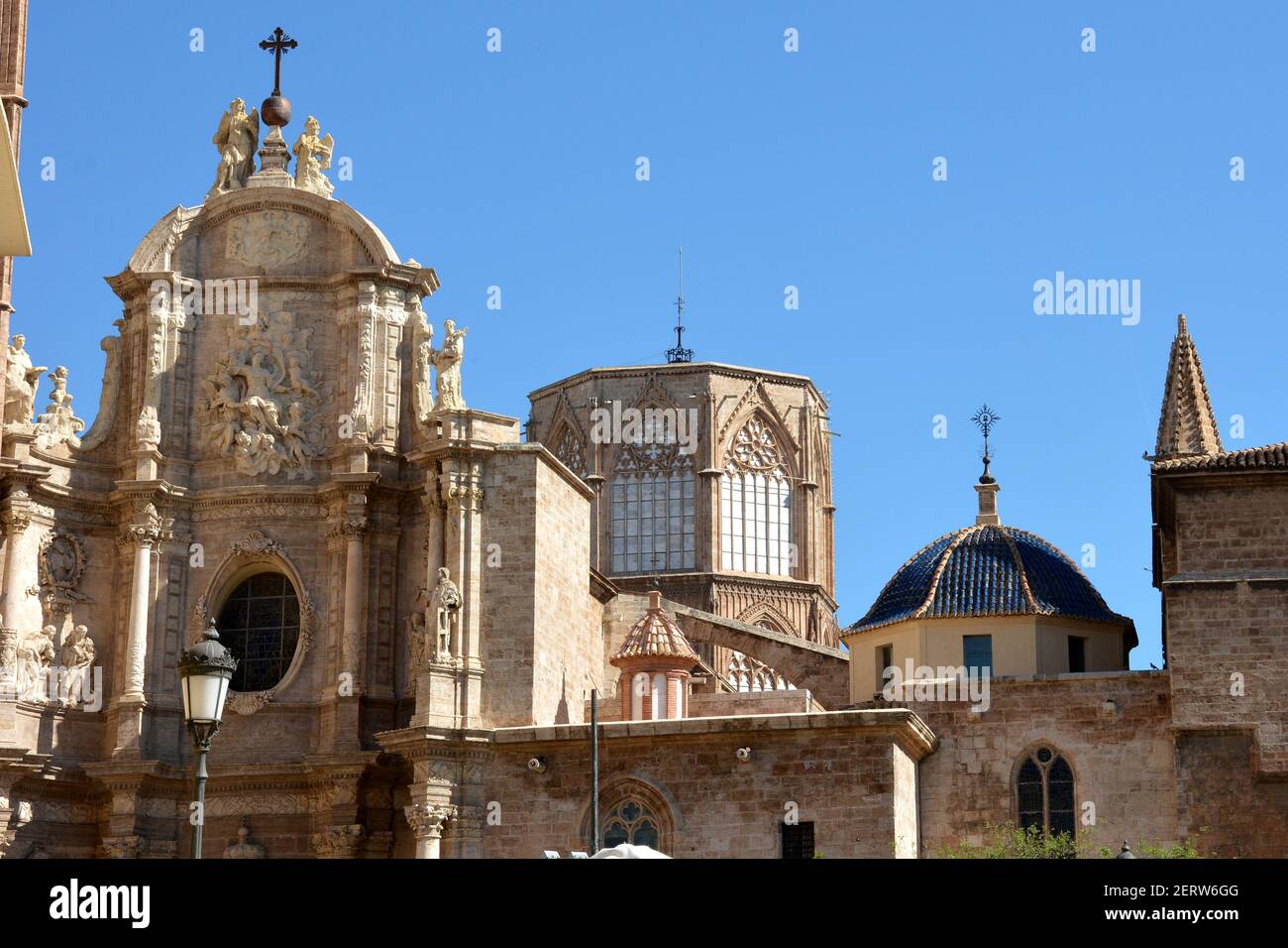 Spanien, Valencia, die Kathedrale Santa Maria als Vorherrin des valencianischen gotischen Stils wurde sie an der Stelle einer alten Moschee errichtet. Stockfoto