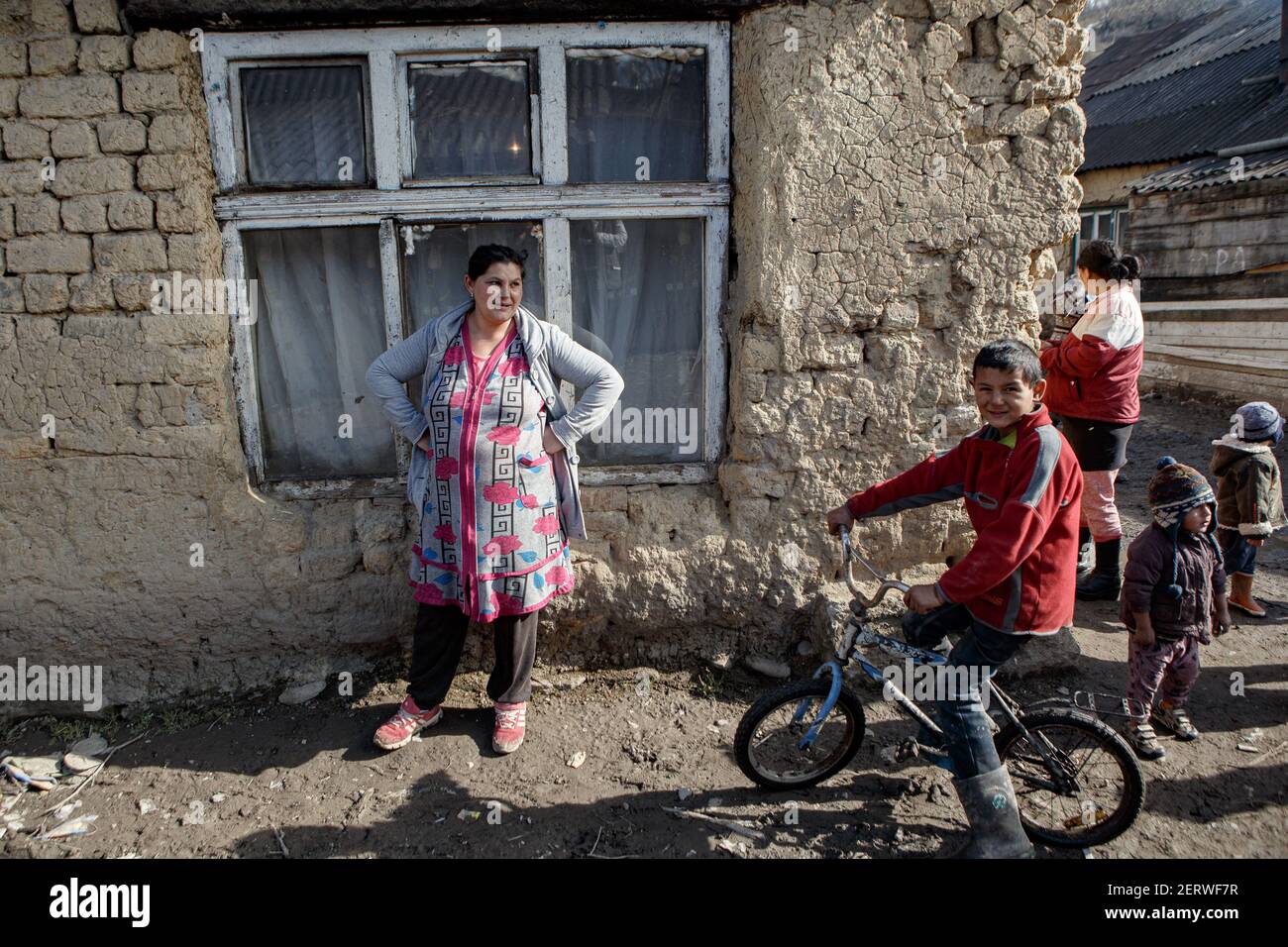 Roma frauen -Fotos und -Bildmaterial in hoher Auflösung – Alamy