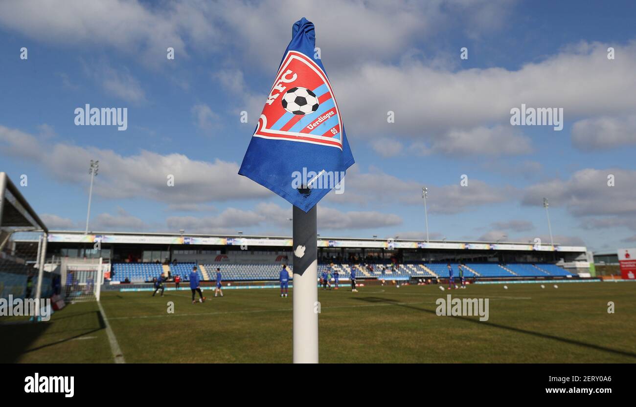 Lotte, Deutschland. 28th Feb, 2021. firo: 02/28/2021 Fußball: Fußball: 3rd Bundesliga-Saison 2020/21 KFC Uerdingen Krefeld - MSV Duisburg aufgrund der hohen Miete spielte der KFC das Heimspiel im Nordrhein-westfälischen Norden in Lotte im FRIMO-Stadion (Lotte/Deutschland) Eckflagge, KFC statt in Dvºsseldorf Logo, Eckflagge dpa/Alamy Live News Stockfoto