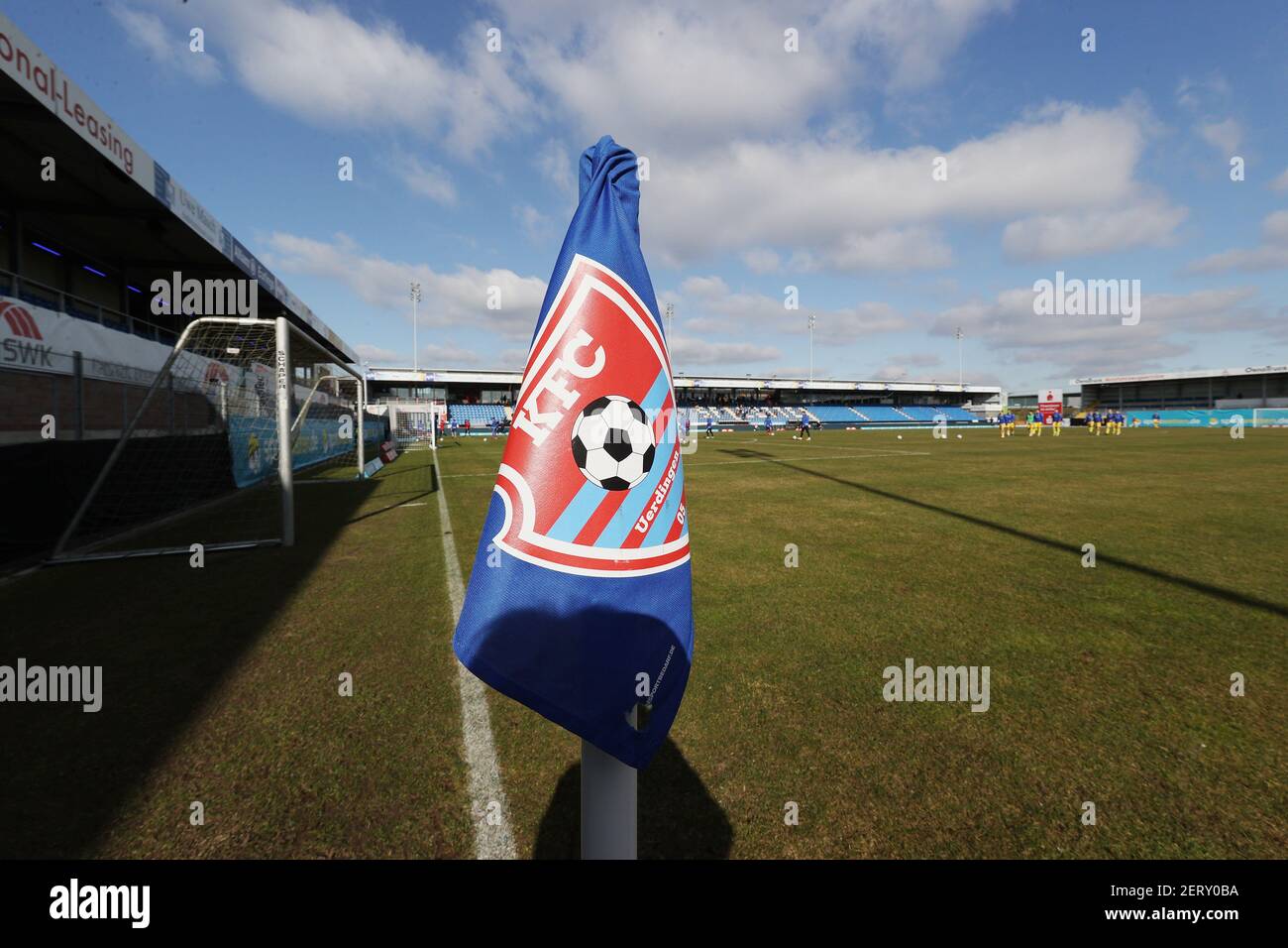Lotte, Deutschland. 28th Feb, 2021. firo: 02/28/2021 Fußball: Fußball: 3rd Bundesliga-Saison 2020/21 KFC Uerdingen Krefeld - MSV Duisburg aufgrund der hohen Miete spielte der KFC das Heimspiel im Nordrhein-westfälischen Norden in Lotte im FRIMO-Stadion (Lotte/Deutschland) Eckflagge, KFC statt in Dvºsseldorf Logo, Eckflagge dpa/Alamy Live News Stockfoto