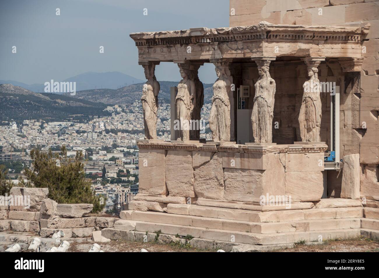 Ein faszinierender Blick auf einen schönen Parthenon-Tempel auf der Akropolis von Athen, Griechenland Stockfoto