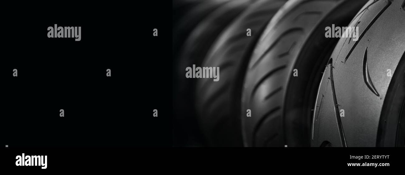 Schwarz-Weiß-Fotografie von Reifen oder Reifenprofil, Kopierfläche Stockfoto