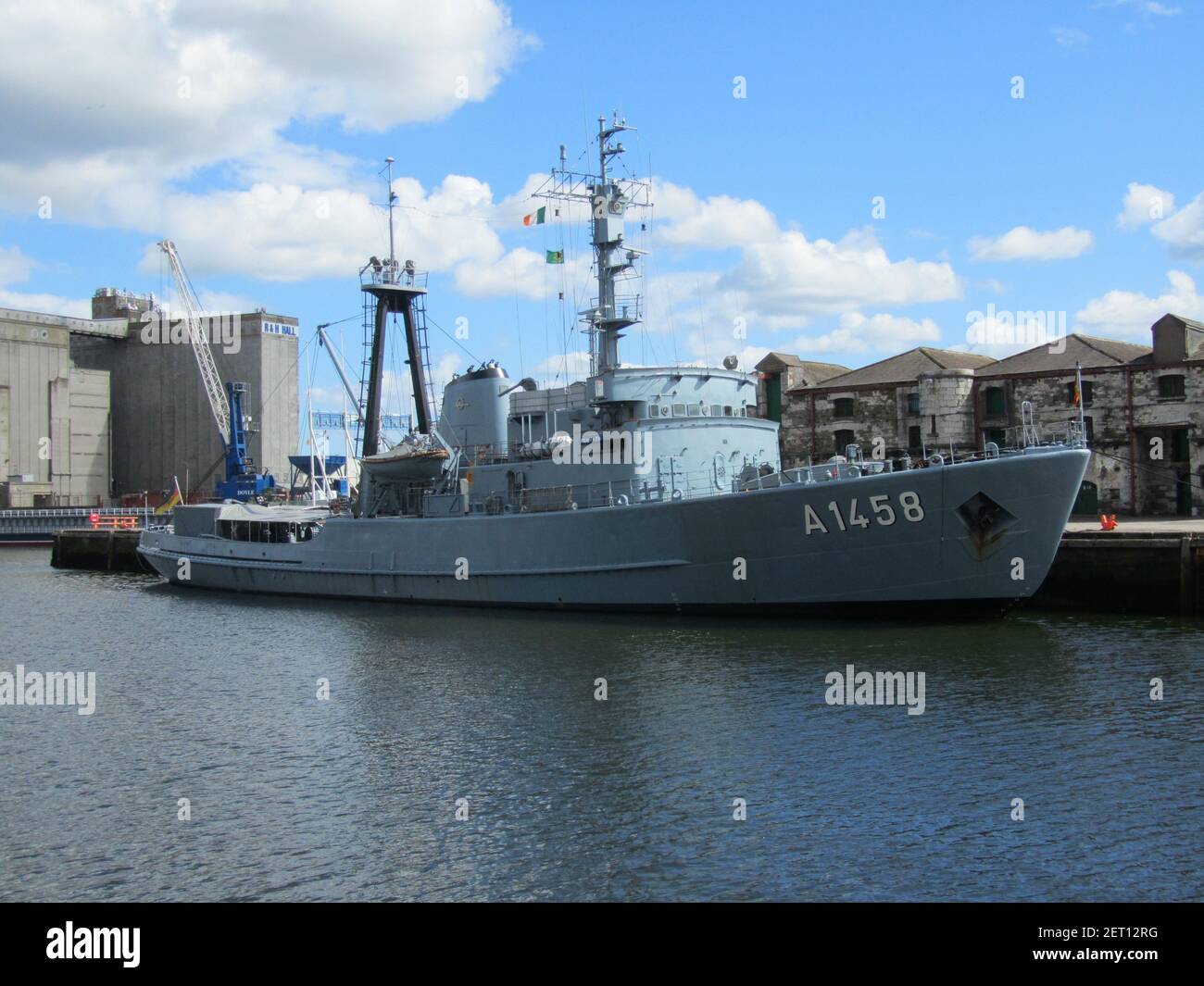 CORK, IRLAND - 14. Aug 2011: Die 'Fehmarn' ist ein großer Bergungsschlepper der deutschen Marine. 1967 in Betrieb genommen, 2011 noch in Betrieb. Besuchen Sie Cork, Stockfoto