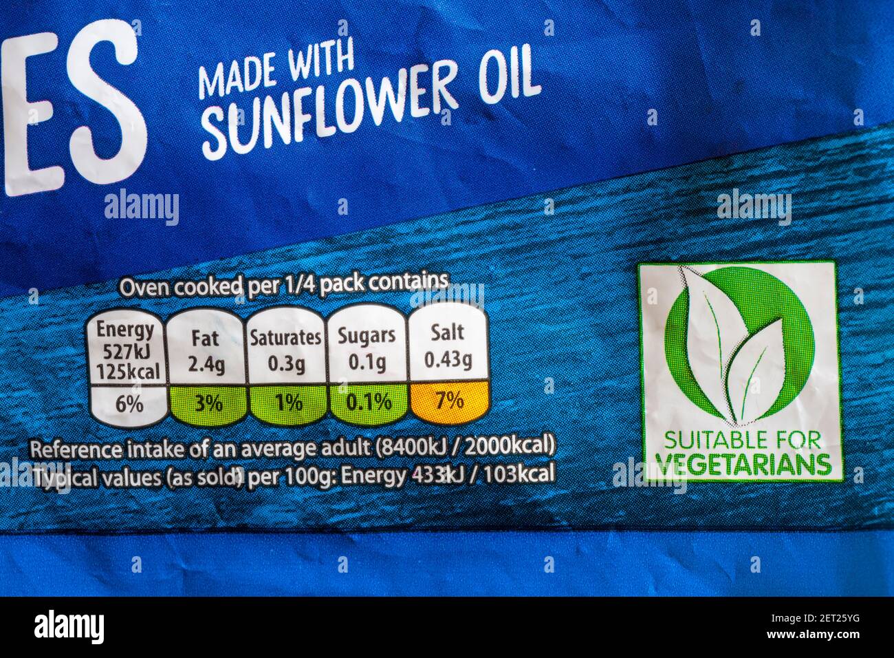 Nährwertangaben Ampelsystem Kennzeichnung farbcodierte Etiketteninformationen Auf Packung mit Tante Bessie knusprigen und flauschigen Krawatten Stockfoto