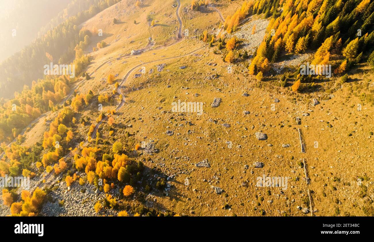 Herbst alpine Landschaft, Luftbild Stockfoto