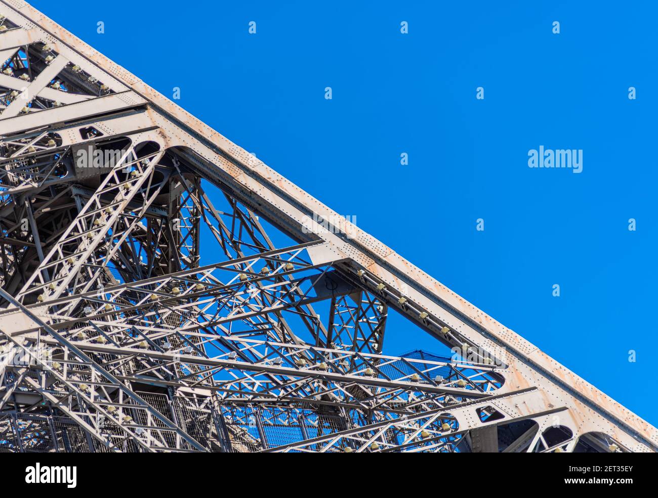 Nahaufnahme der Architektur des Eiffelturms Stockfoto